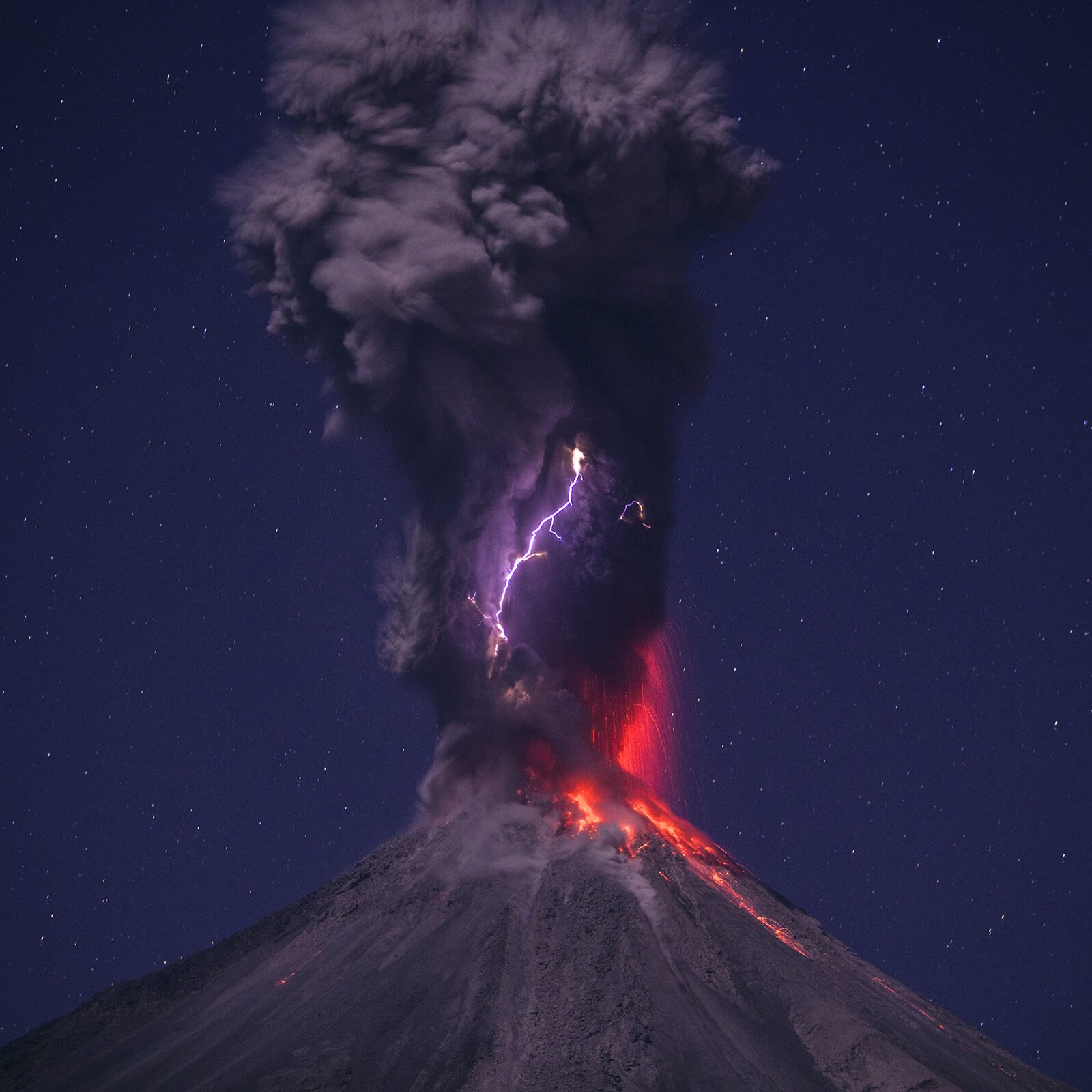 Volcanic Lightning Wallpaper For Amazon Kindle Fire Hdx