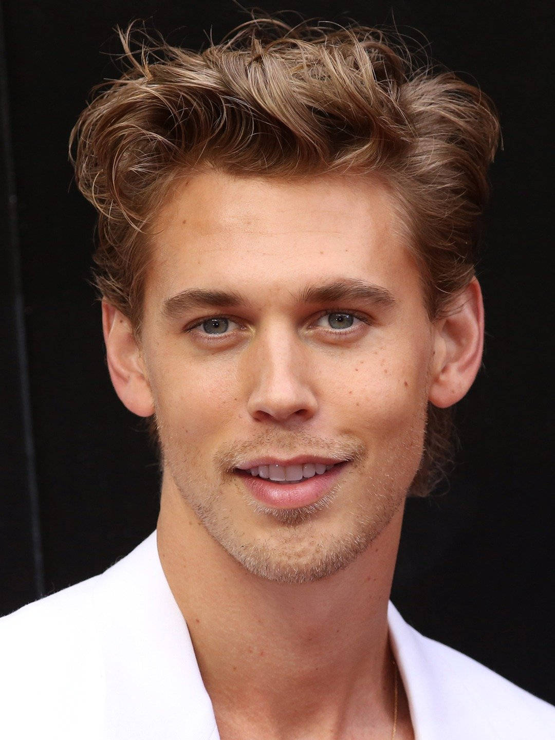 Austin Butler Flaunting His Creative Stubble Look In A High Wallpaper