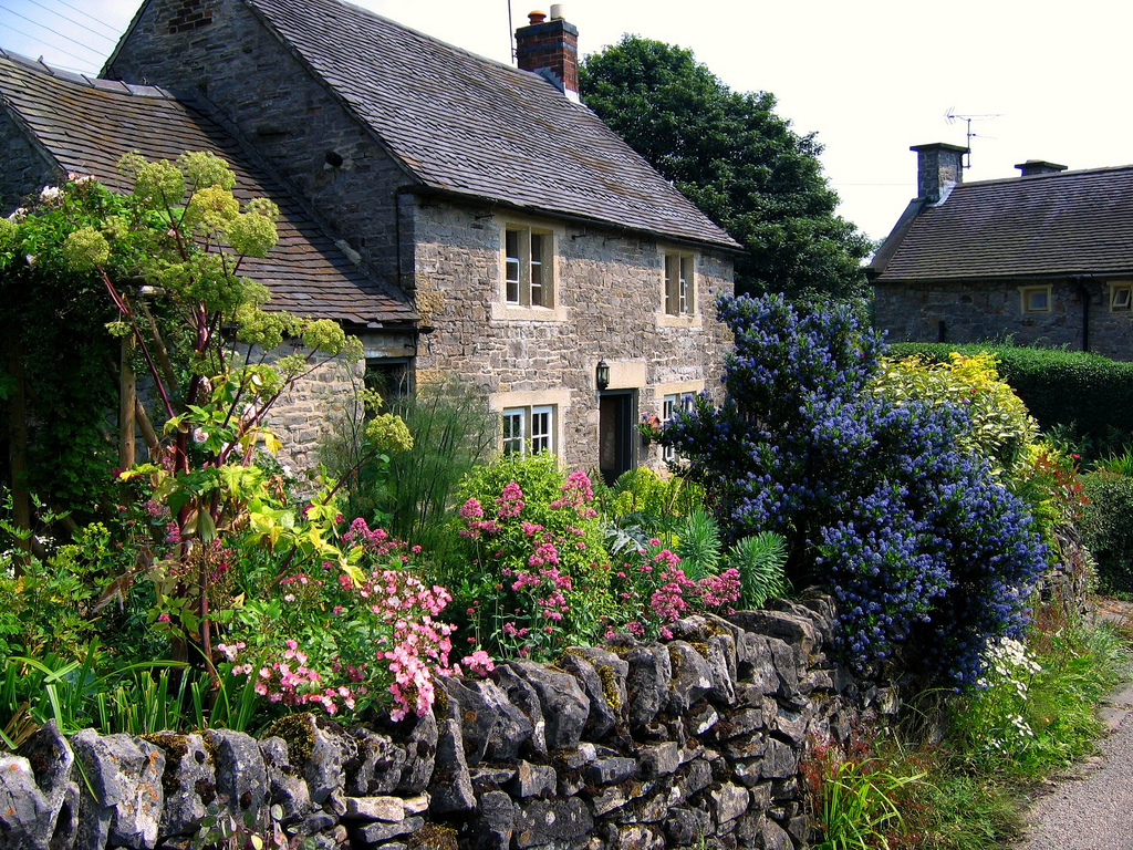 Cottage Tudor Dollhouses By Robin Carey The Garden