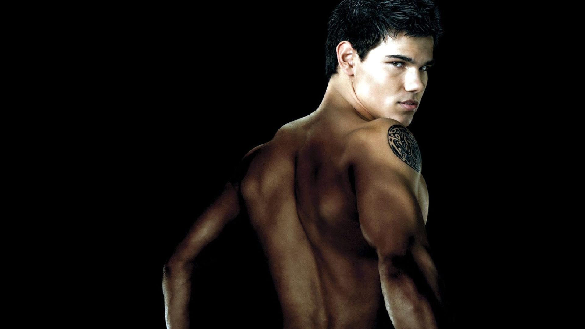 Taylor Lautner Shirtless HD Wallpaper