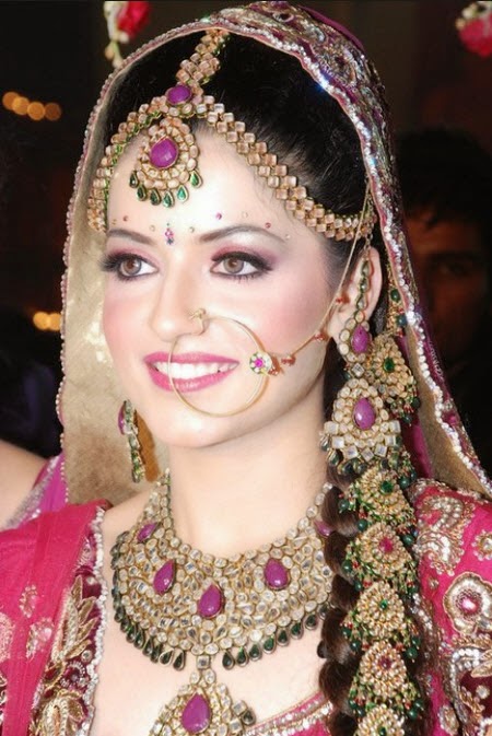 Beautiful Pakistani Bridal Makeup Wallpaper