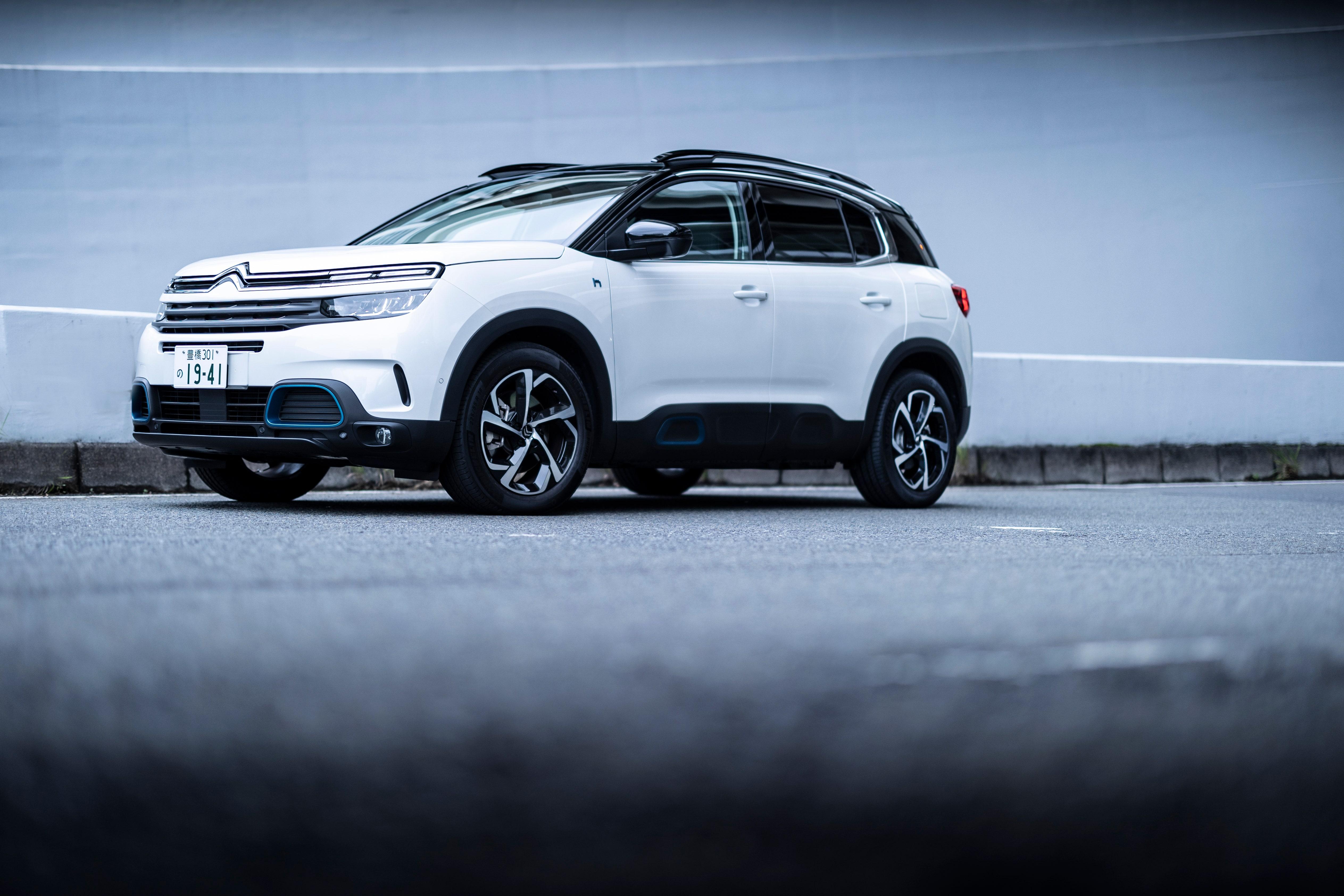 White Citro N C5 Aircross Suv Hybrid