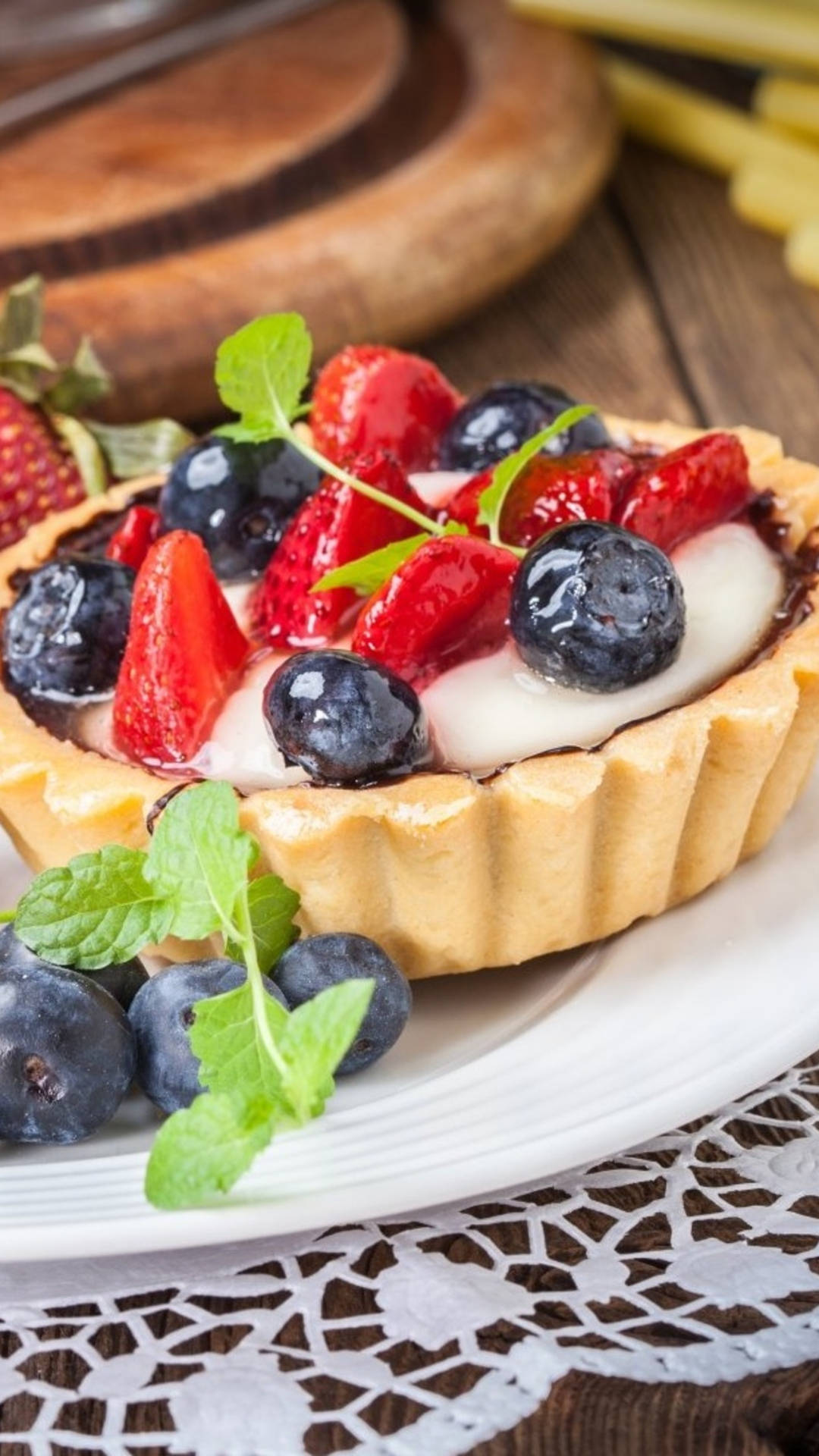 Blueberry And Strawberry Tart Wallpaper