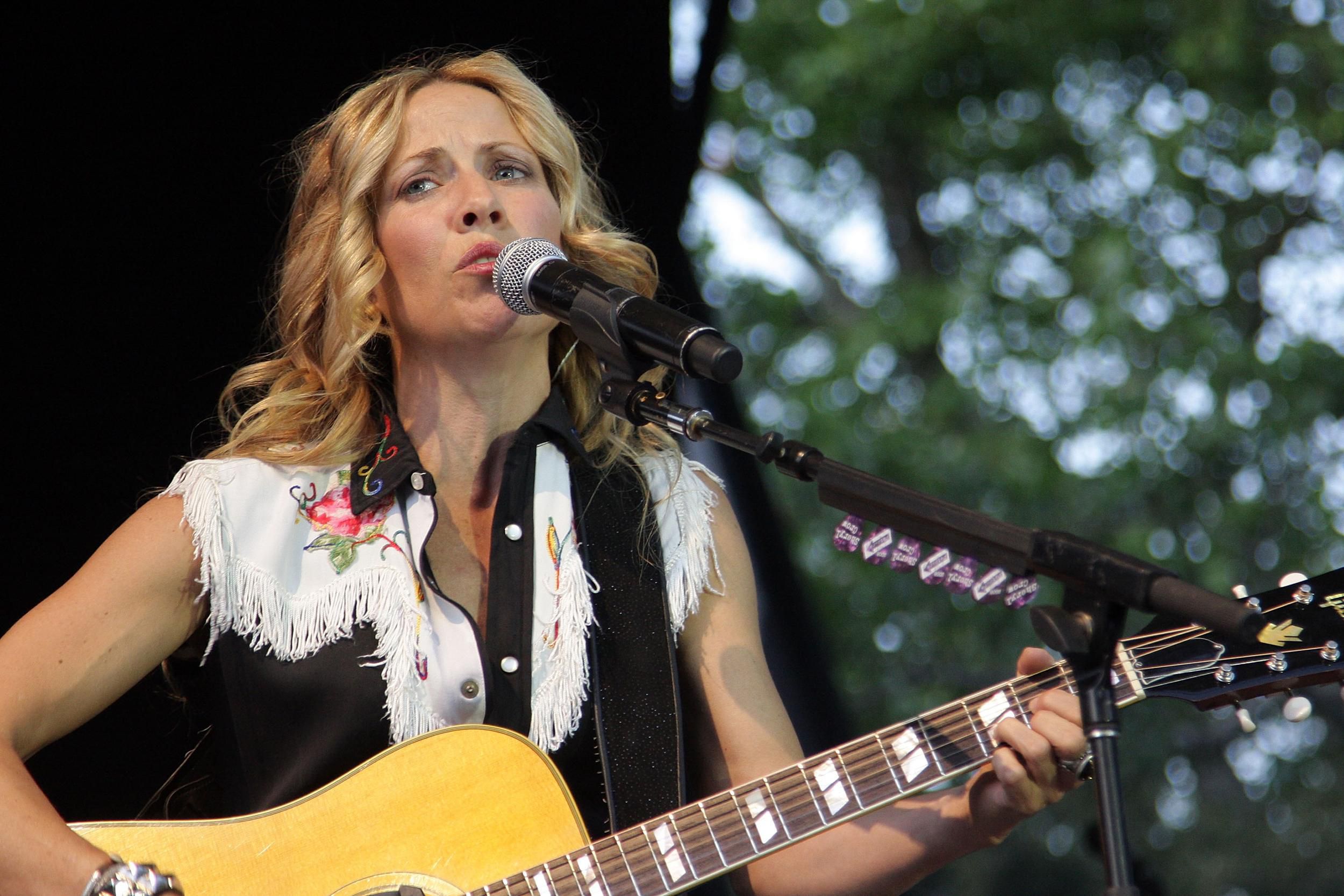 Sheryl Crow Wallpaper Image Photos Pictures Background