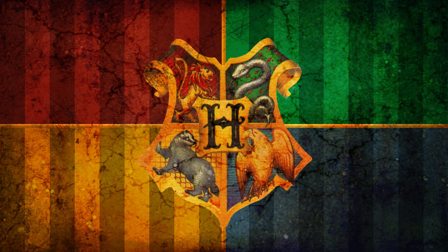 hogwarts crest grunge wallpape by Carvedincandy