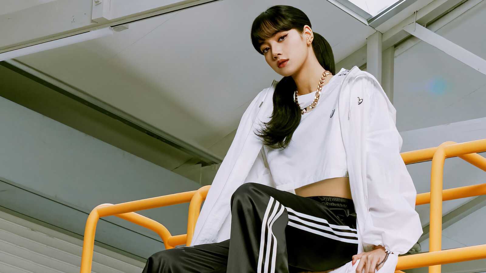 Lalisa Manoban Wallpaper