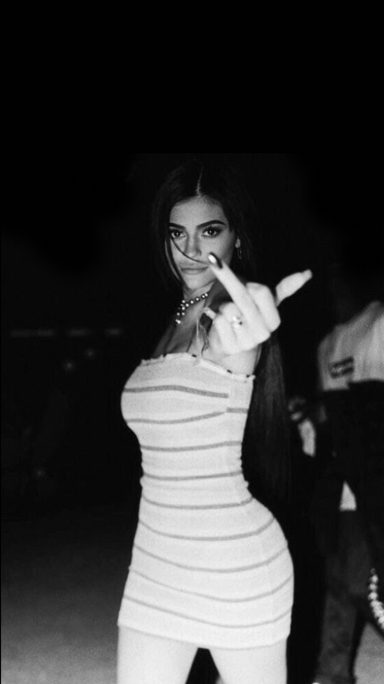 Kylie Jenner HD Wallpaper  Photo Free Download 2023  Image Diamond
