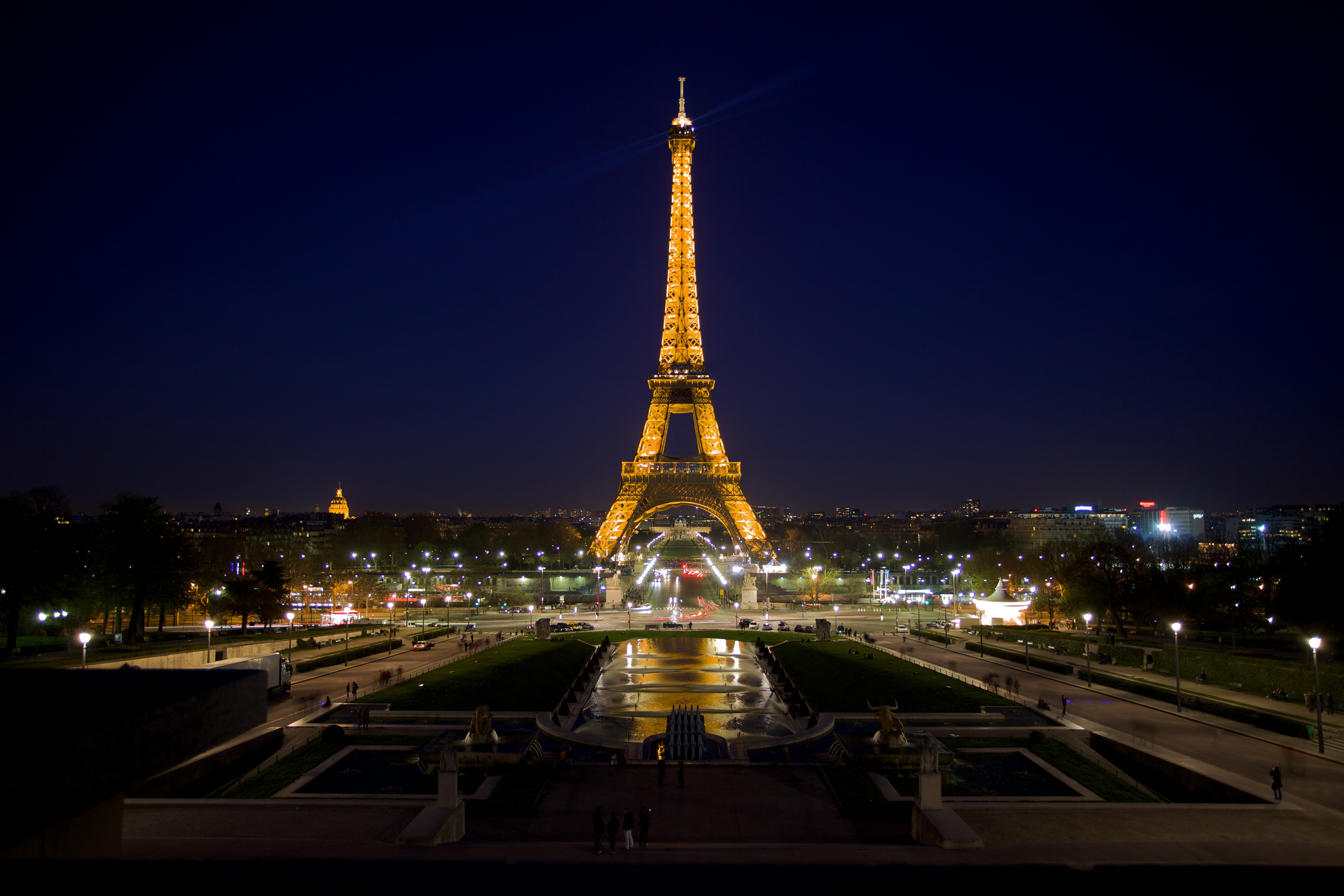 Eiffel Tower At Night Wallpaper Wallpapersafari