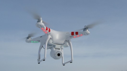 Turn Behind The Joysticks Of Dji S New Phantom Vision Quadcopter