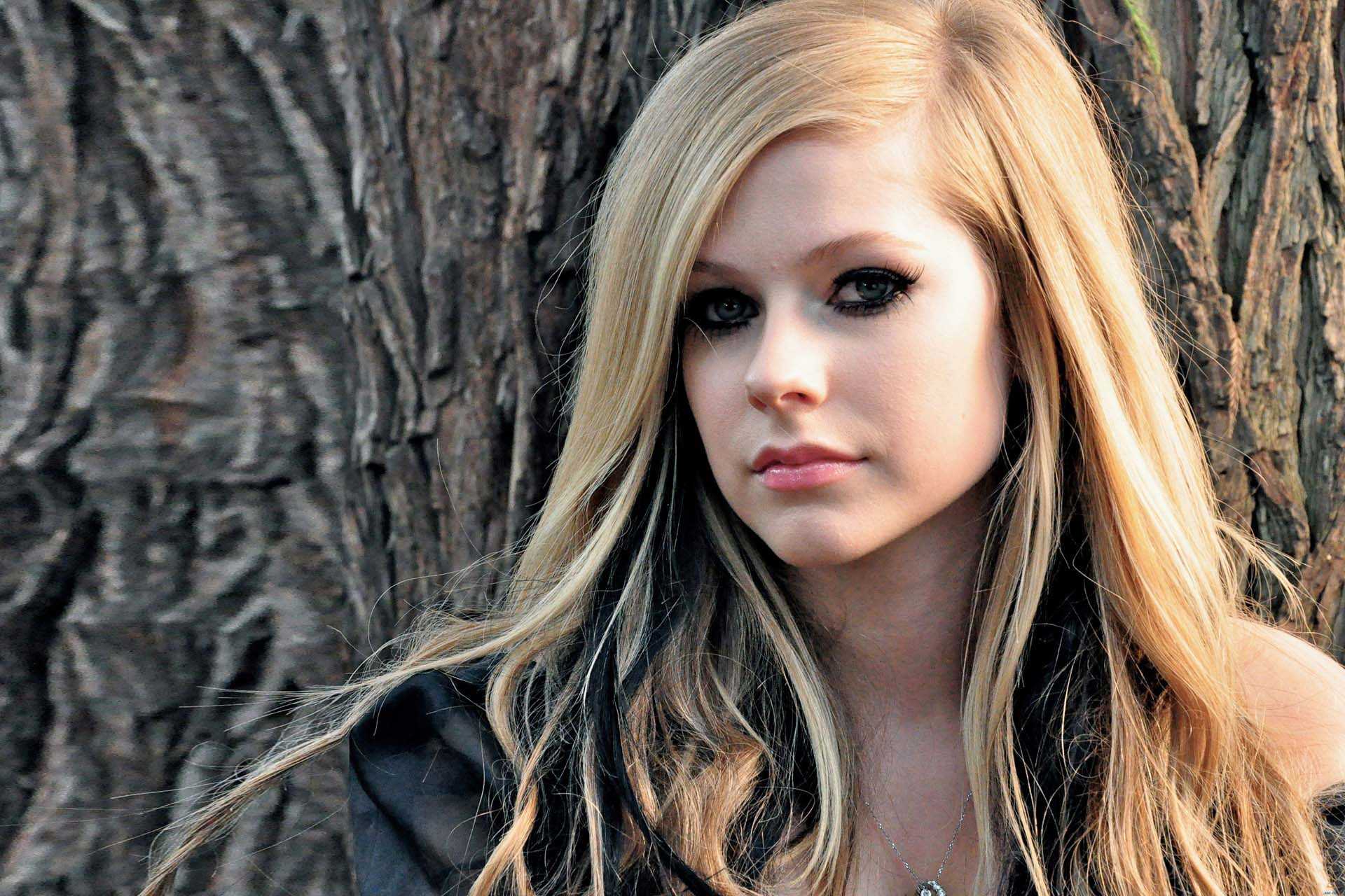 Avril Lavigne Wallpaper Apnatimepass