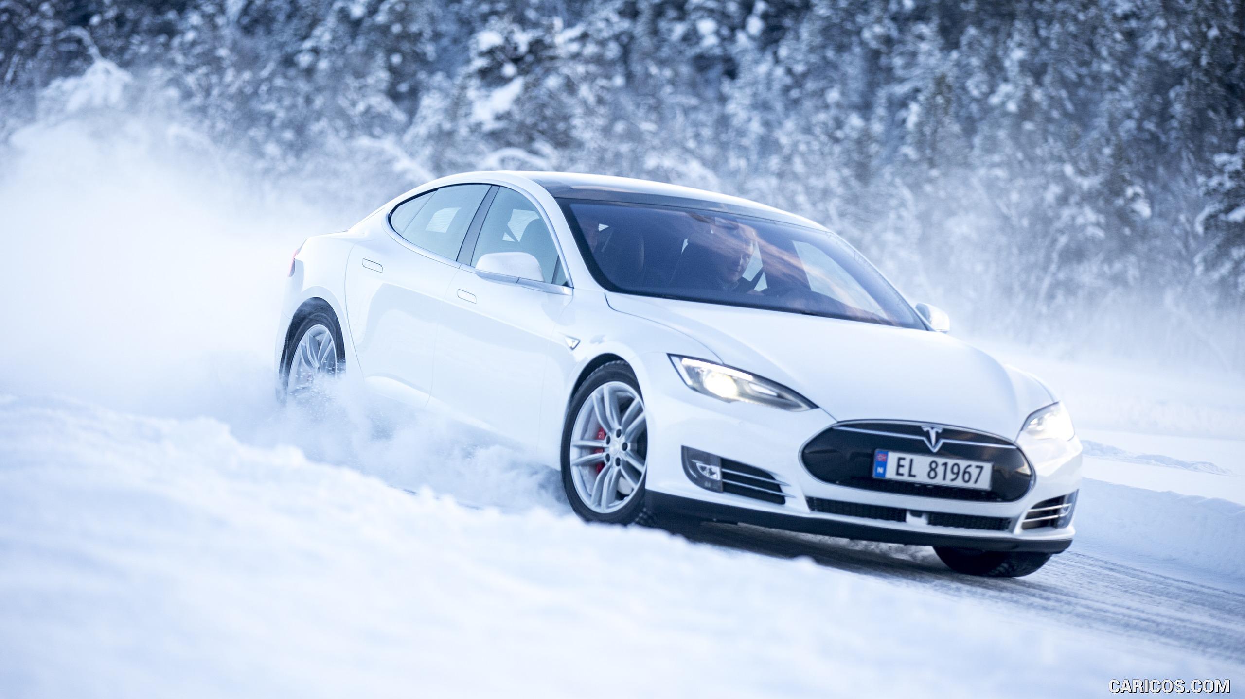 Tesla Model S 2016my P85d In Snow Front
