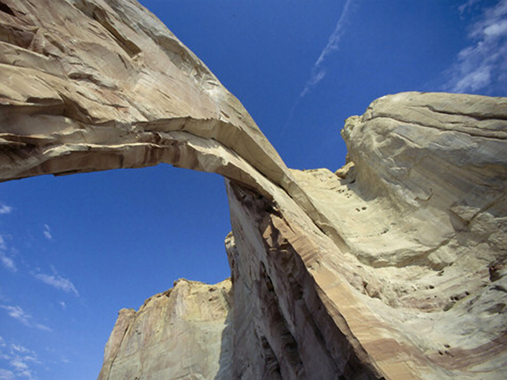 Blanc Mesa Arch Wallpaper