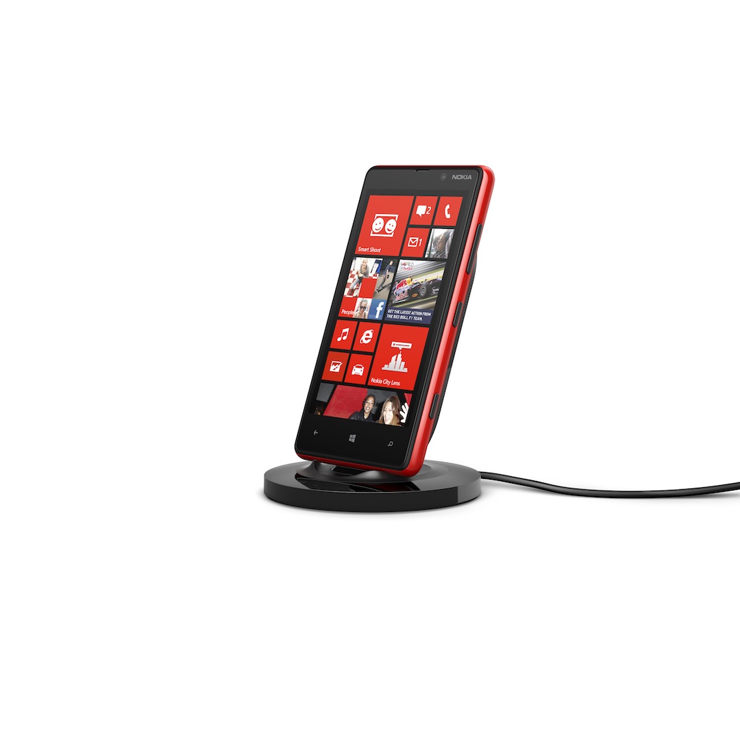 Nokia Wireless Charging Stand Dt With Lumia Jpeg