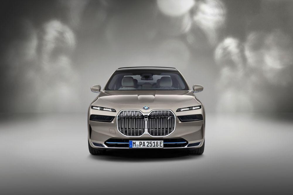 BMW Redefines The Luxury Segment With The New 7 Series