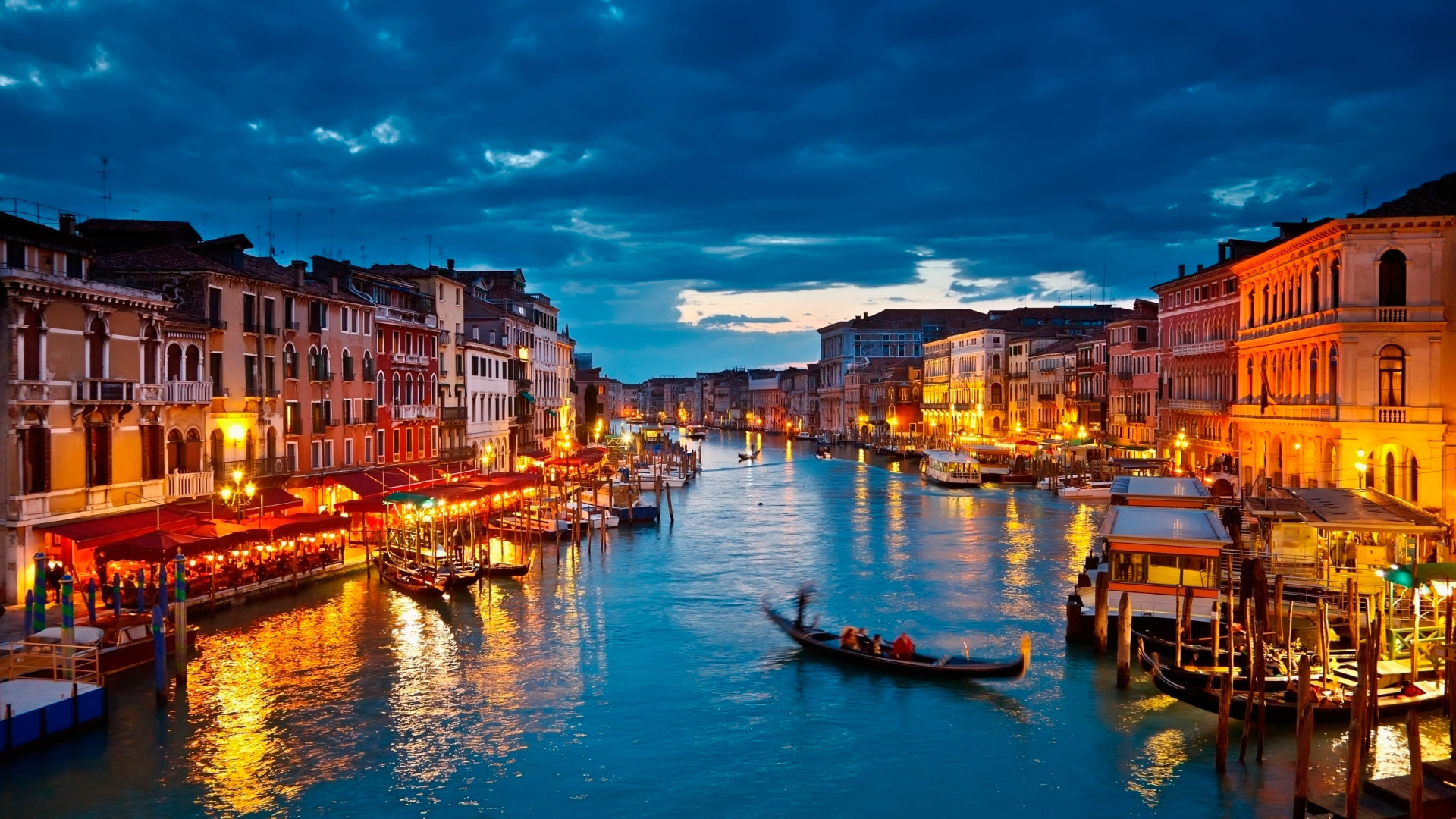 Miễn phí tải xuống hình nền Venice Italy độ phân giải cao [1920x1080] và giải tỏa bản thân với hình ảnh tuyệt đẹp của Venice Italy. Hãy thưởng thức những hình ảnh đẹp nhất của thành phố biển xinh đẹp này trên thiết bị của bạn.