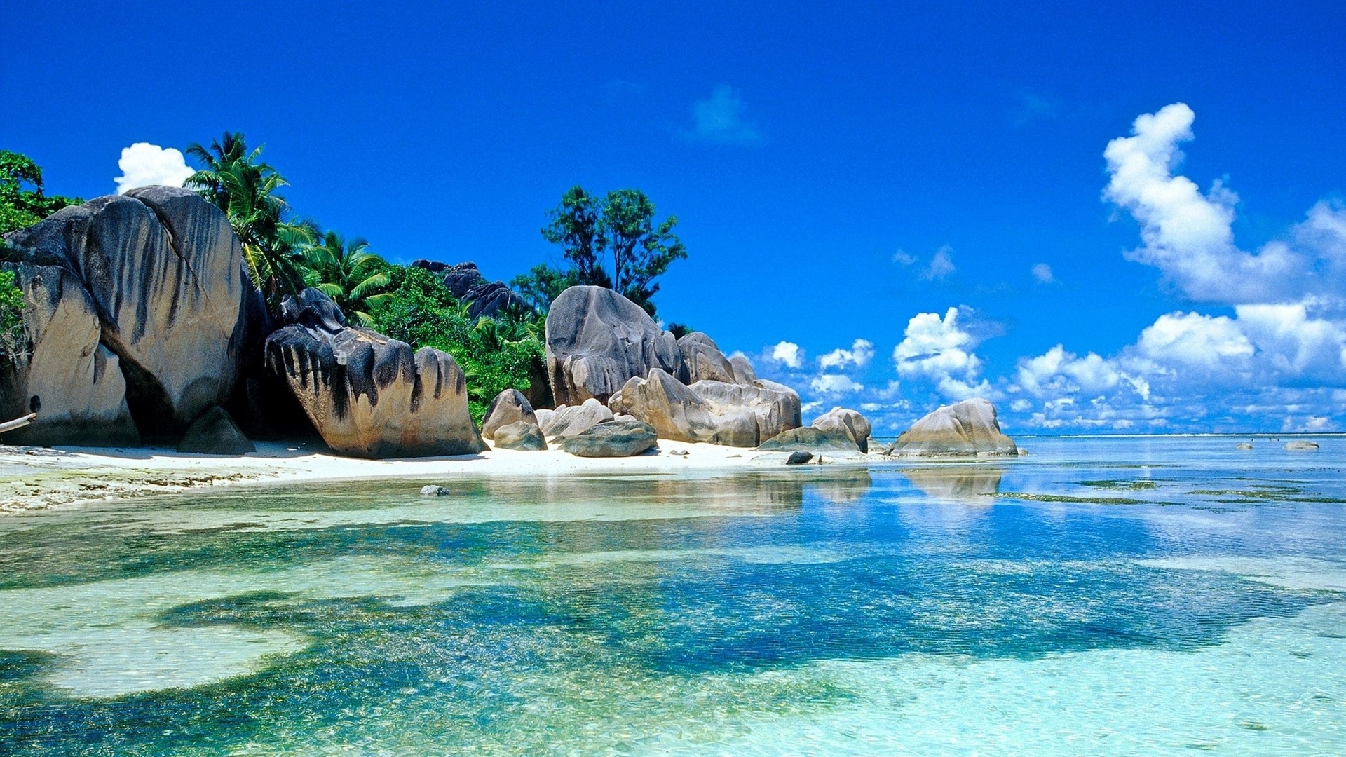 Free Beach Screensavers And Wallpapers Tropical Beach With Large Rocks