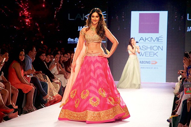Star Power Bollywood Beauties Add Glamour To Lakme Fashion Week