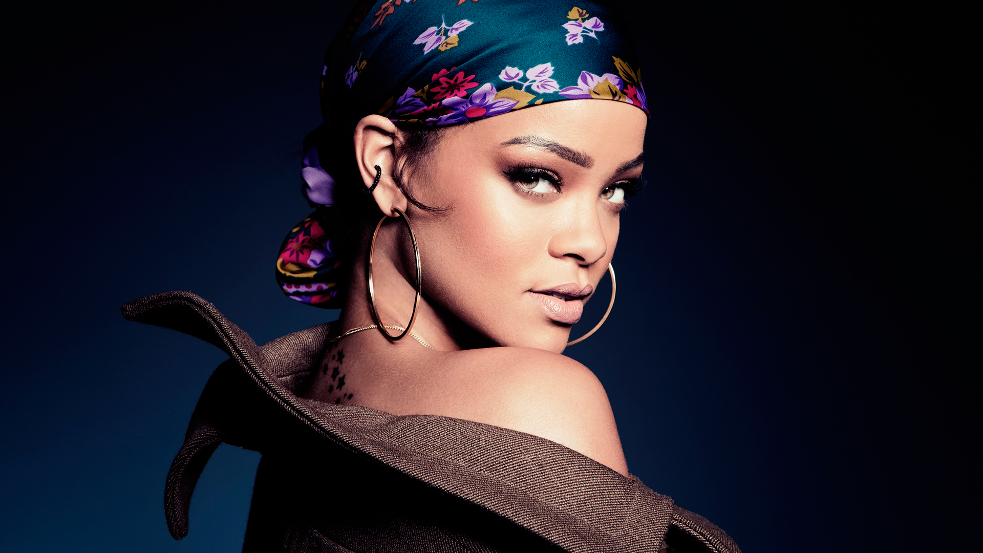 Rihanna Desktop Themes Wallpaper Image
