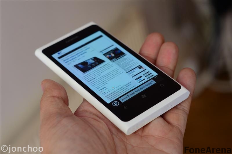  features and reviews on the nokia lumia 710 and the nokia lumia 800