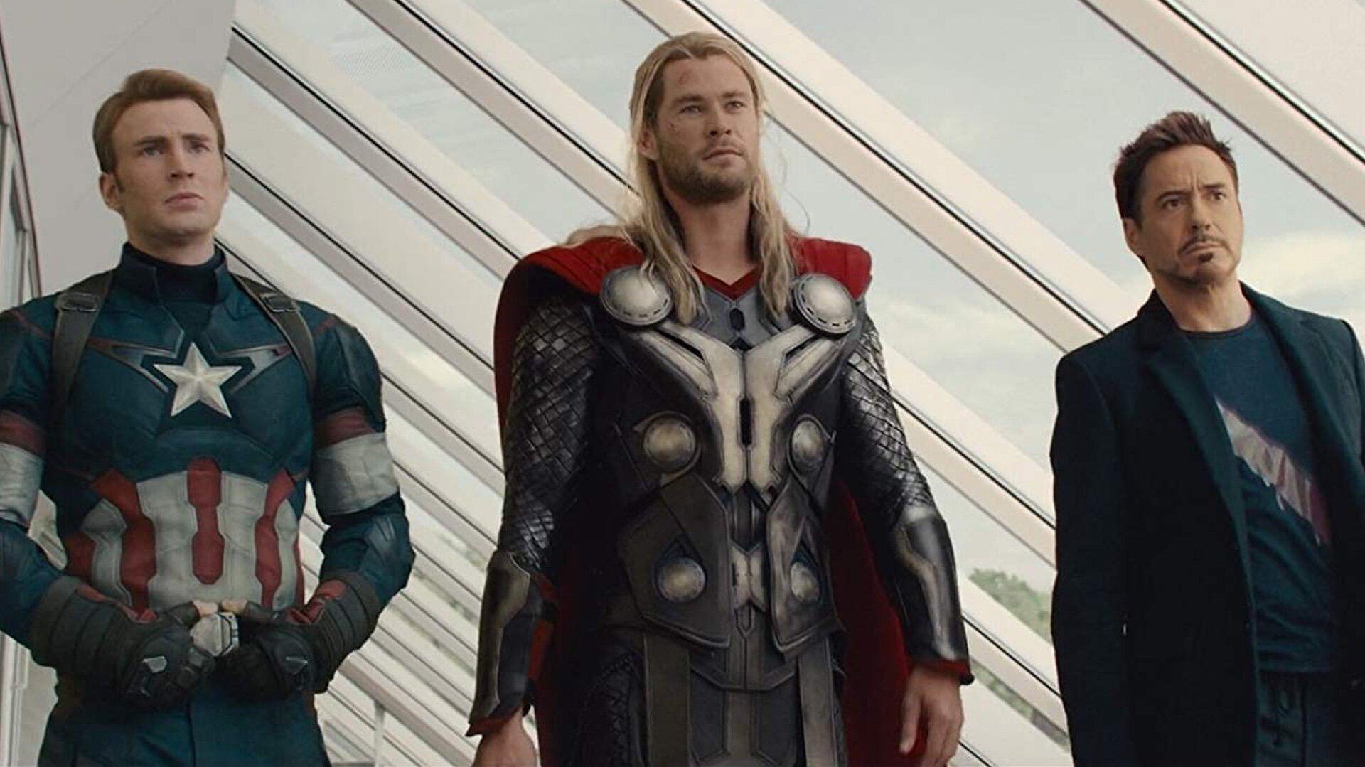 Chris Hemsworth Says He Wants To Remake Three Amigos With