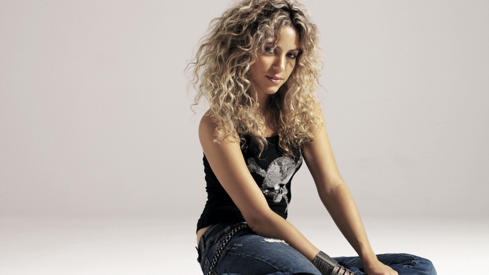 Shakira HD Wallpaper Jpg