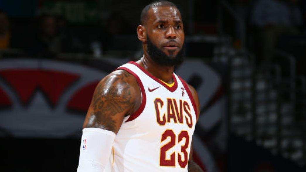 Lebron James Says He Wasn T Throwing Shade At Rookie