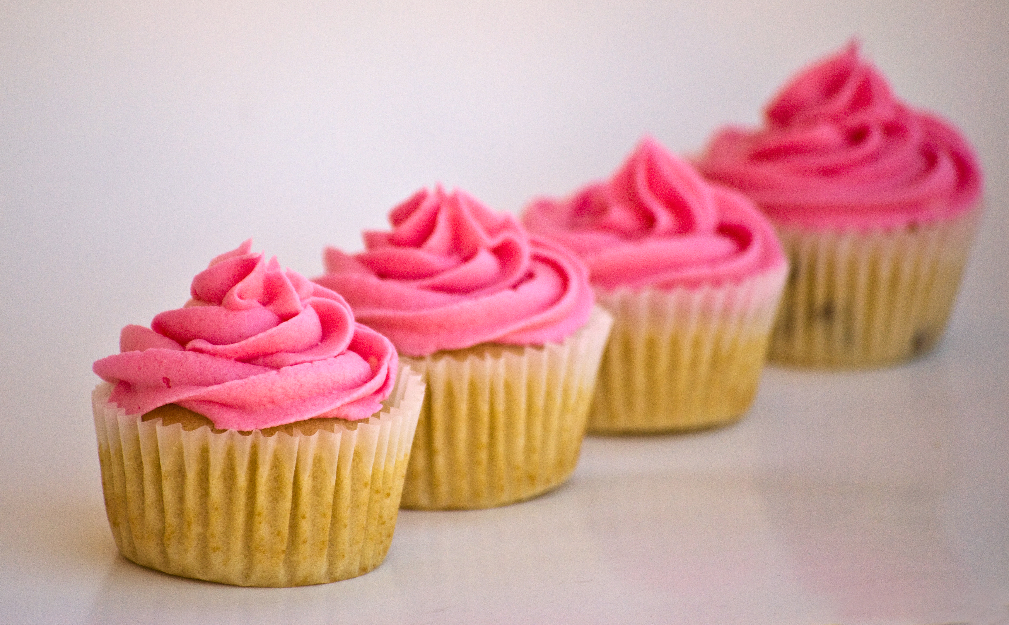 Pink Cupcakes HD Wallpaper
