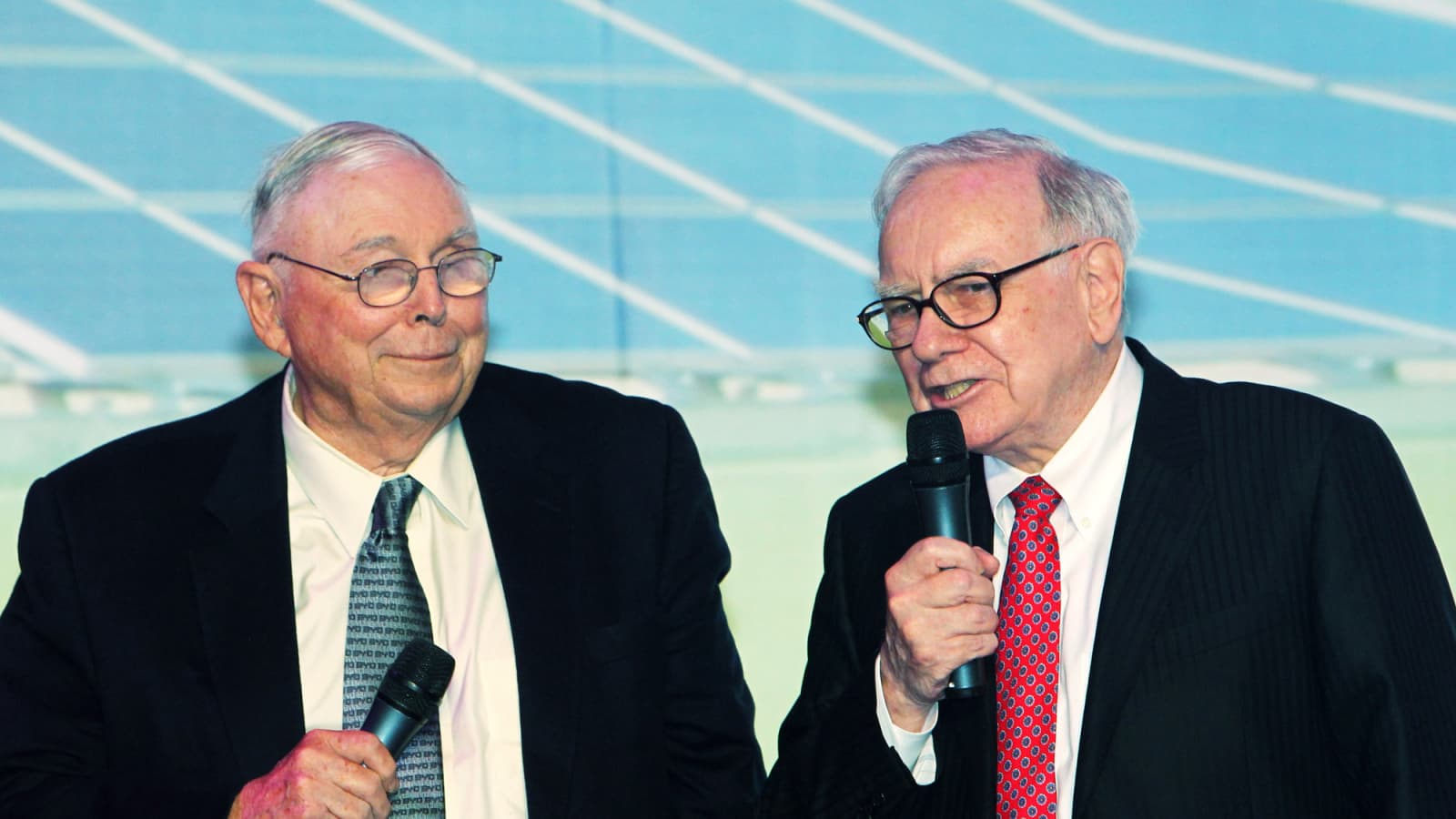 Billionaire Charlie Munger Praises This Skill Of Warren Buffett S
