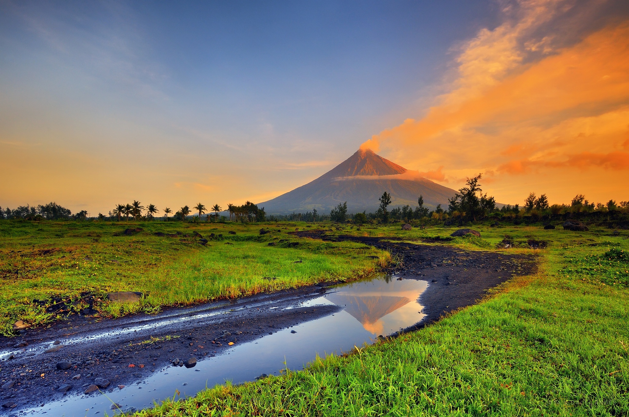 Mayon Volcano Wallpaper HD Desktop