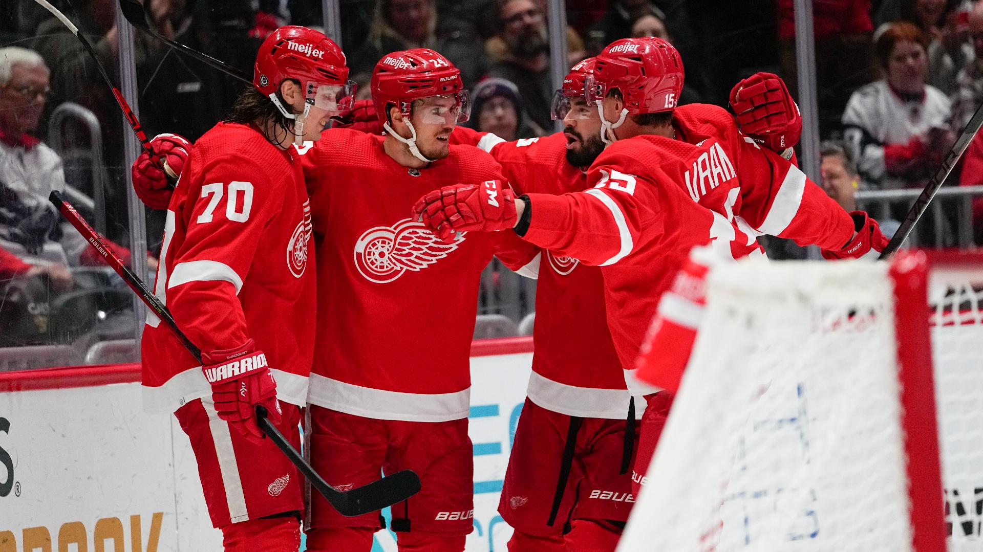 Red Wings Beat Capitals For 6th Win In Games Woodtv