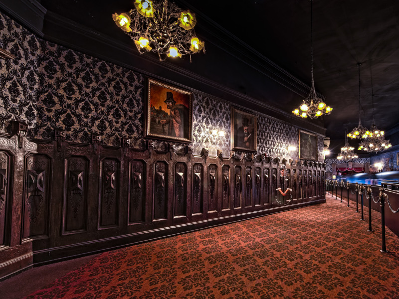 These Haunted Mansion Wallpaper