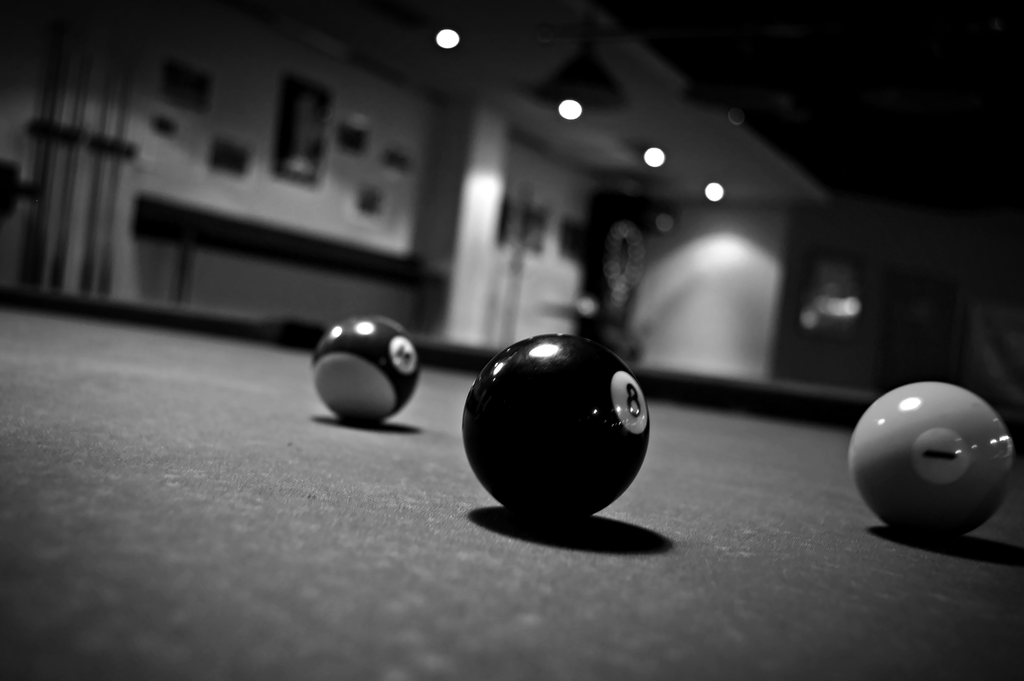 Ball Wallpaper Group