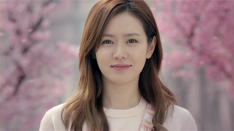 Actress Son Ye Jin Talks About Dating Rumor With Actor Kim