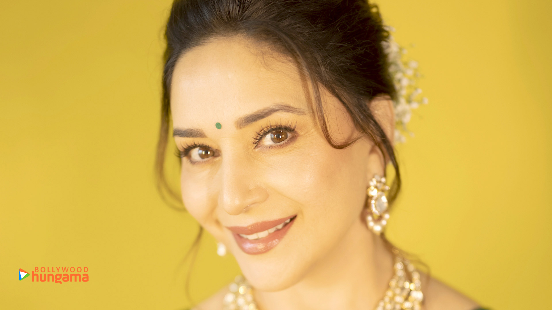 Madhuri Dixit Wallpaper