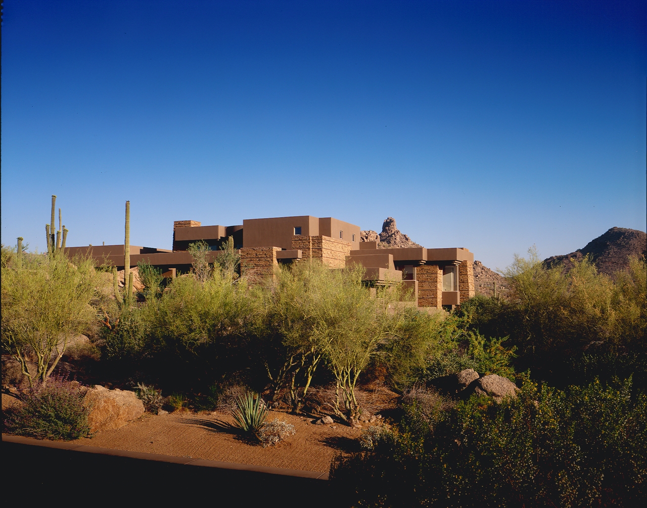 Desert House Scottsdale Arizona Hugh Huddleson Modern