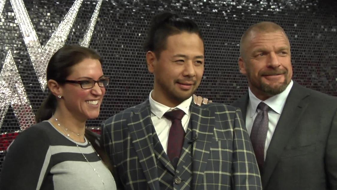 WWE has announced that Shinsuke Nakamura has signed with the company