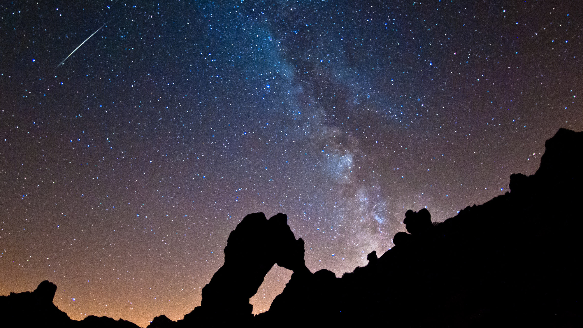 Perseid Meteor Shower HD Wallpaper Sky Amp Plas