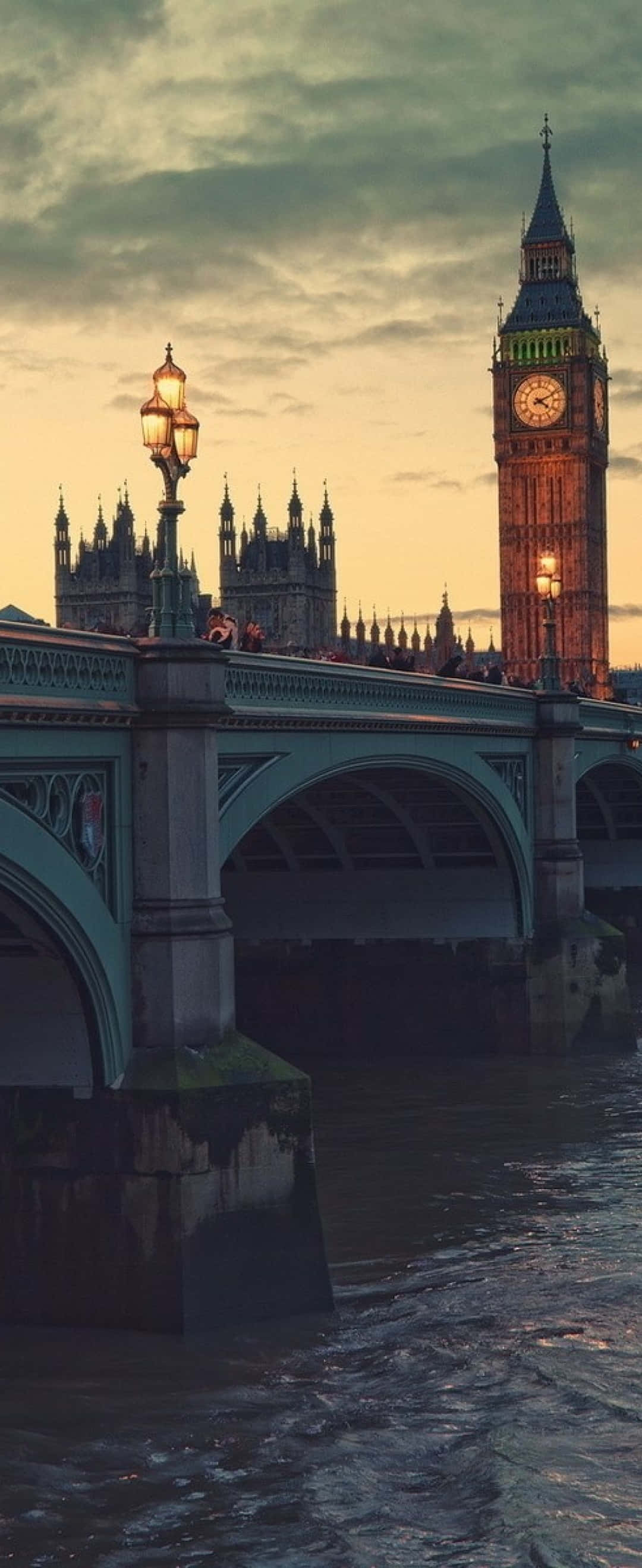 Explore London With An Iphone Wallpaper