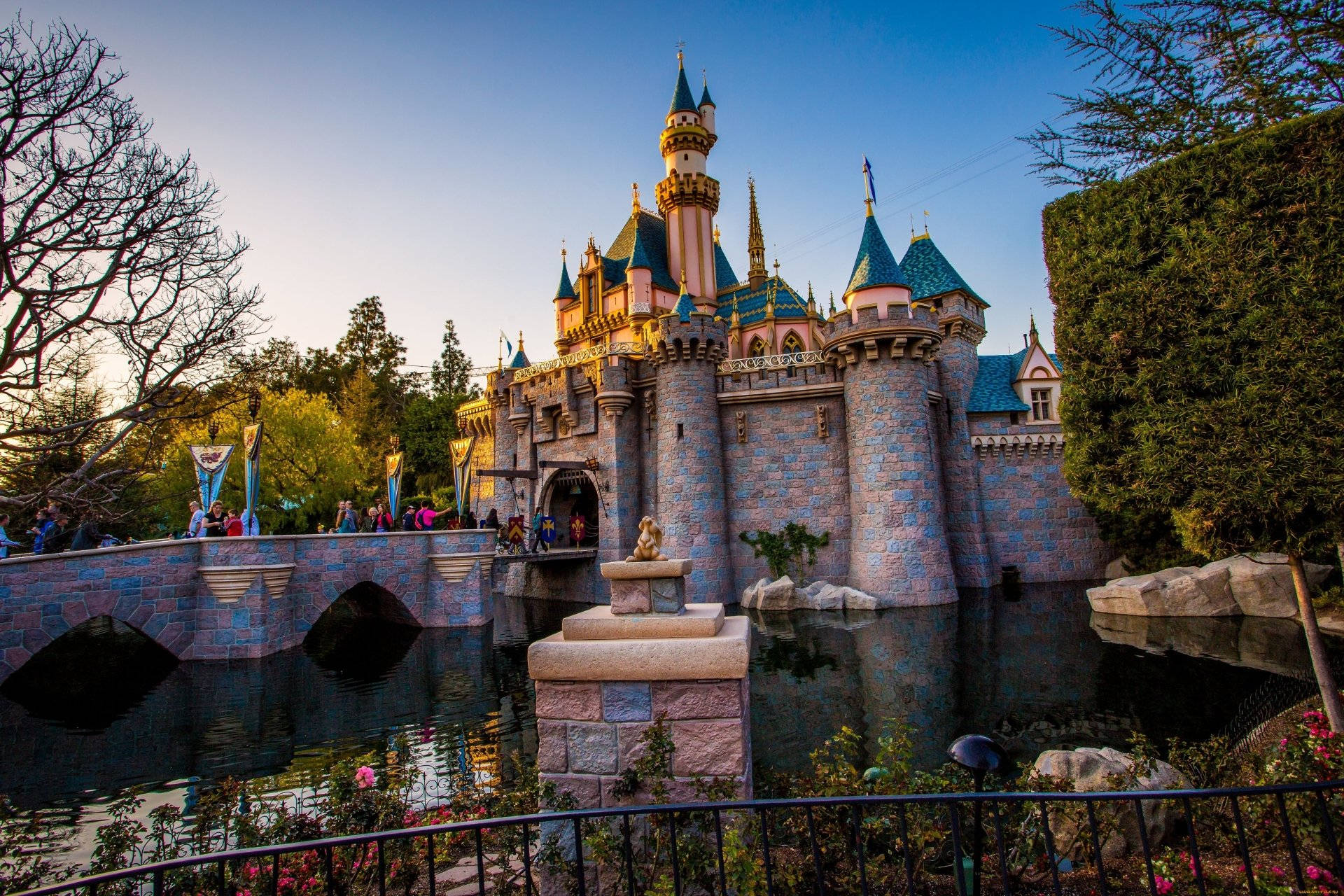 Disneyland Castle Wallpaper