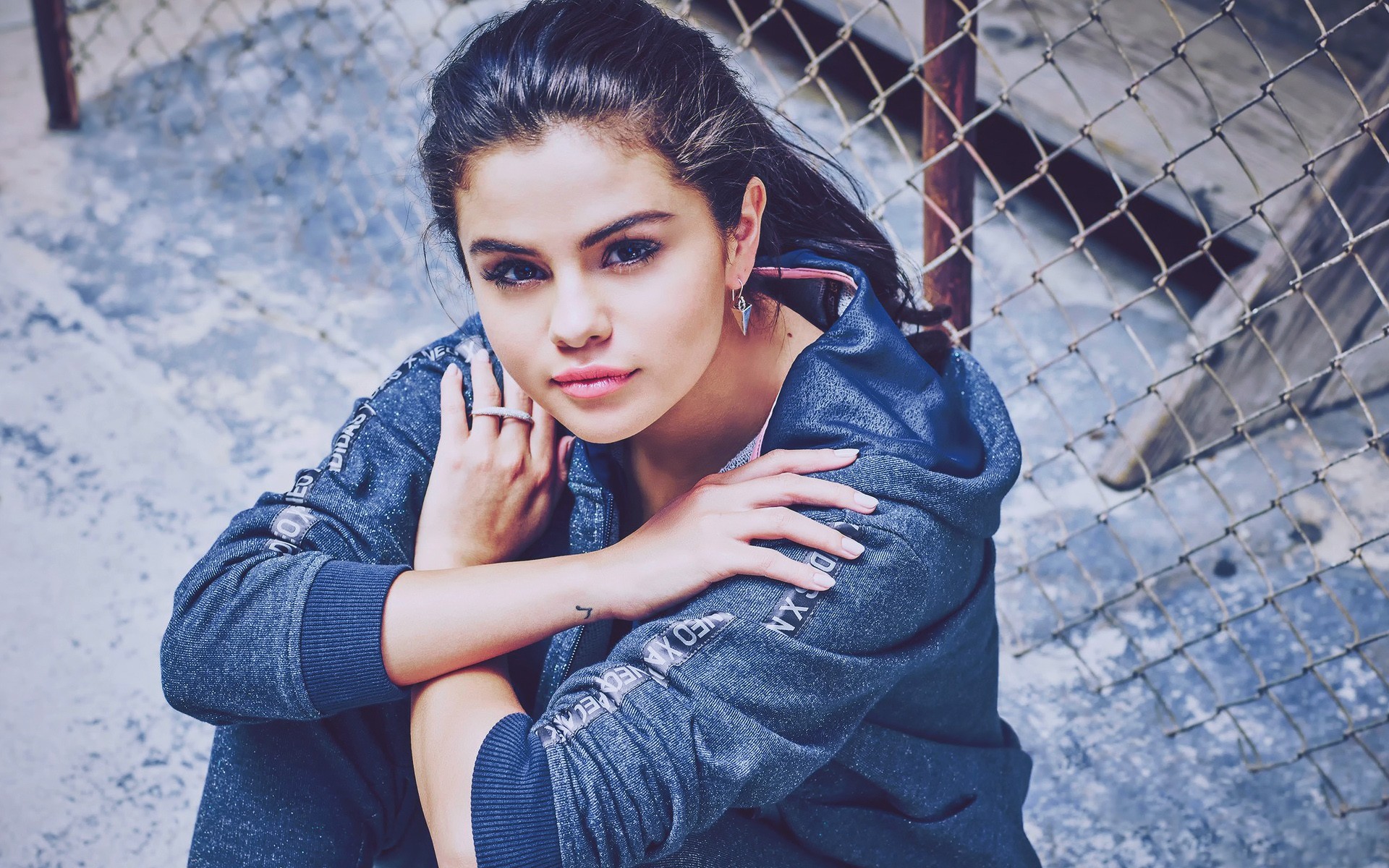 Selena Gomez Background Wallpaper Win10 Themes