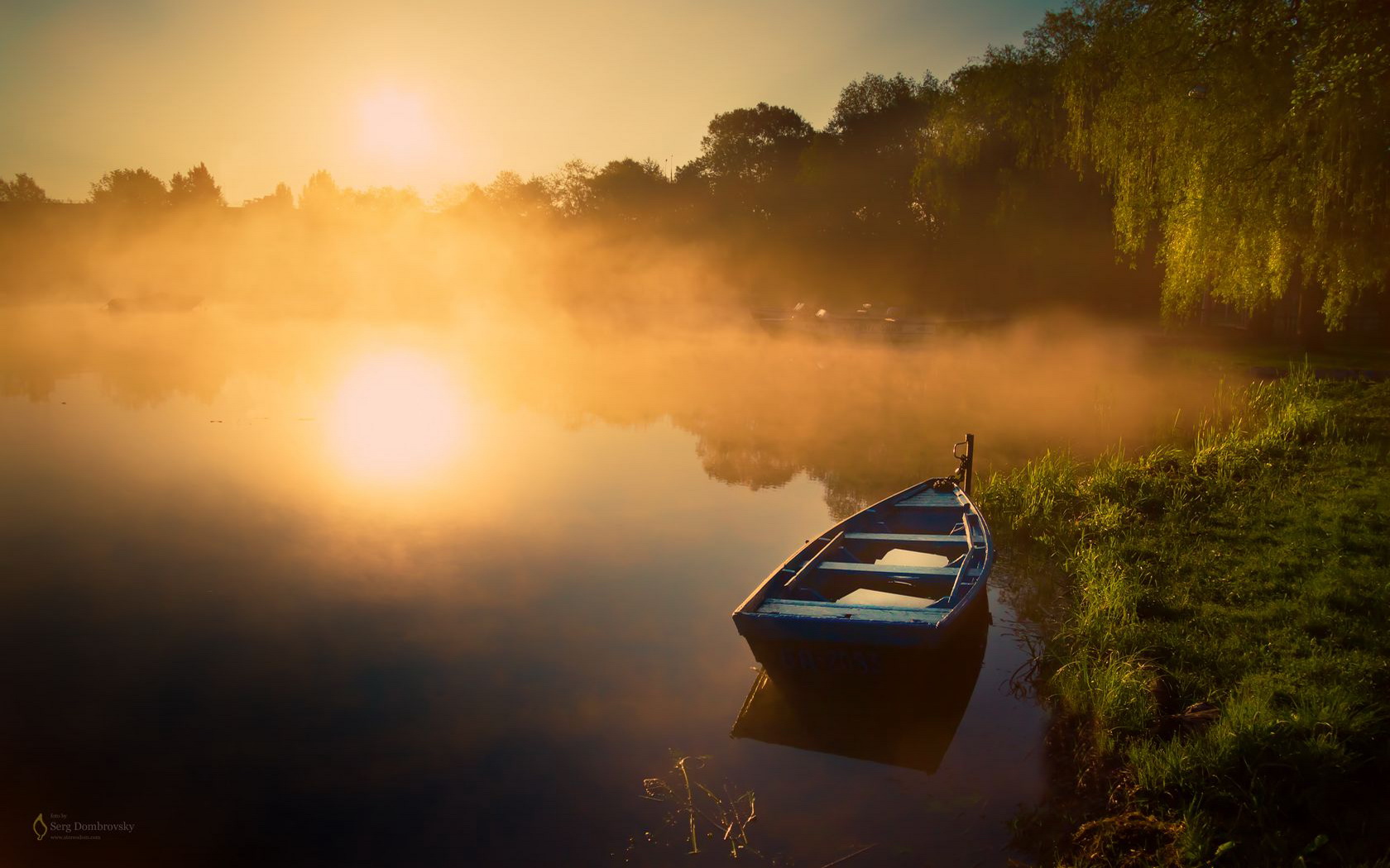 Serene Lake Sunrise HD Wallpaper Capturing Nature S Morning Glow