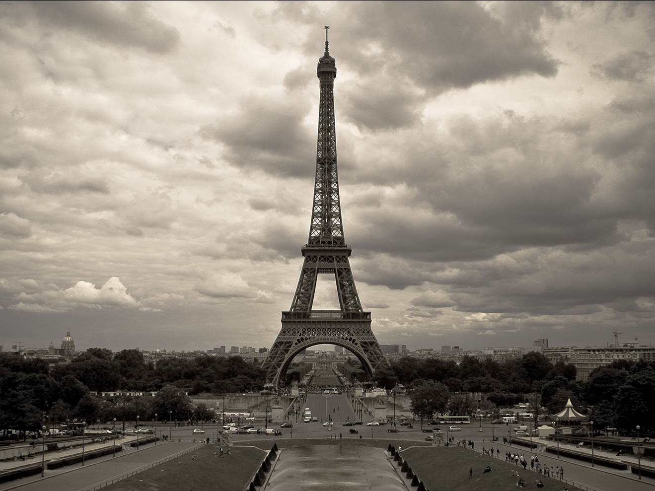 Featured image of post Iphone Eiffel Tower Wallpaper Black And White / Download the perfect eiffel tower pictures.