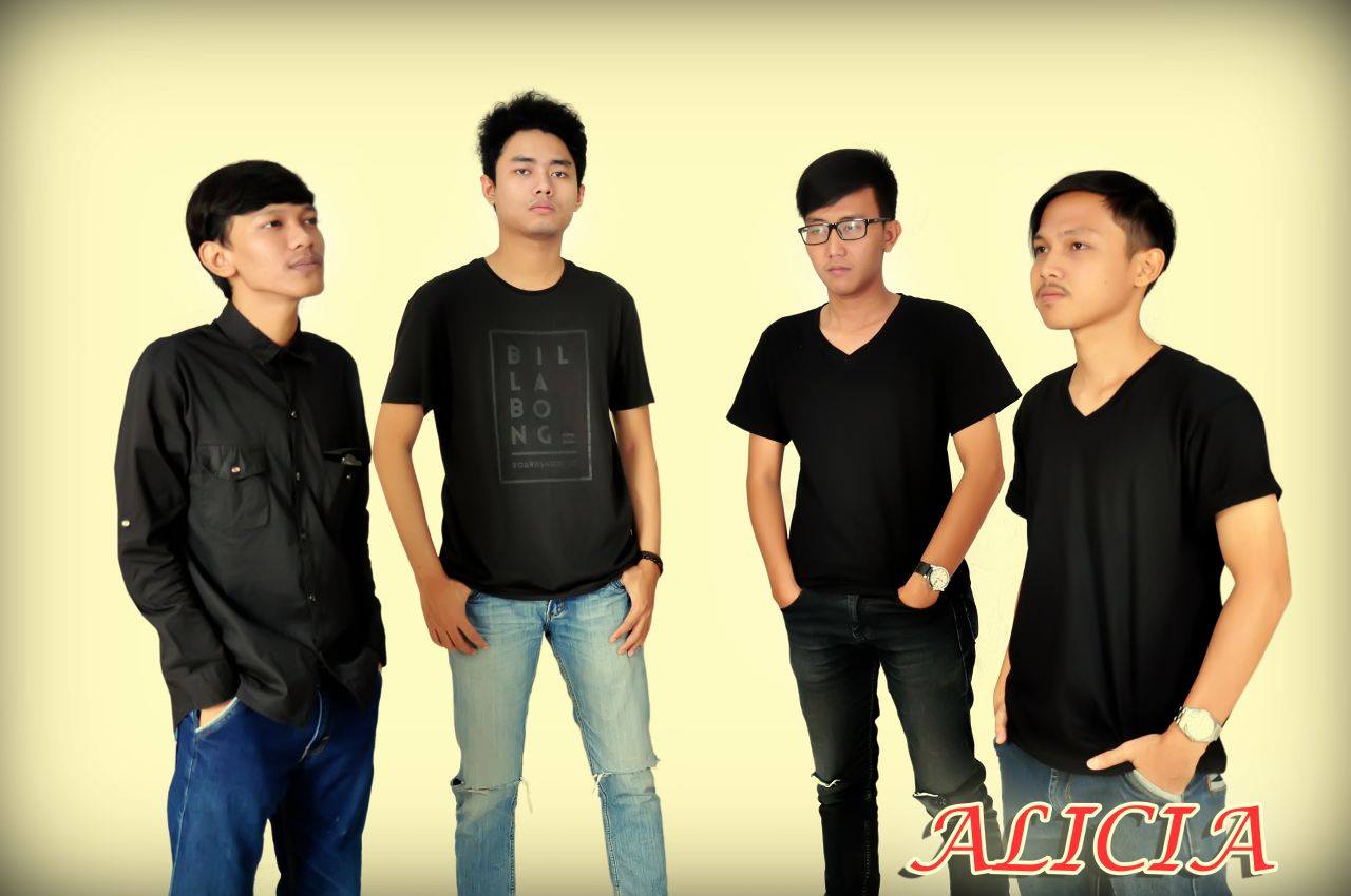 AliciA Band   AliciA Band updated their profile picture