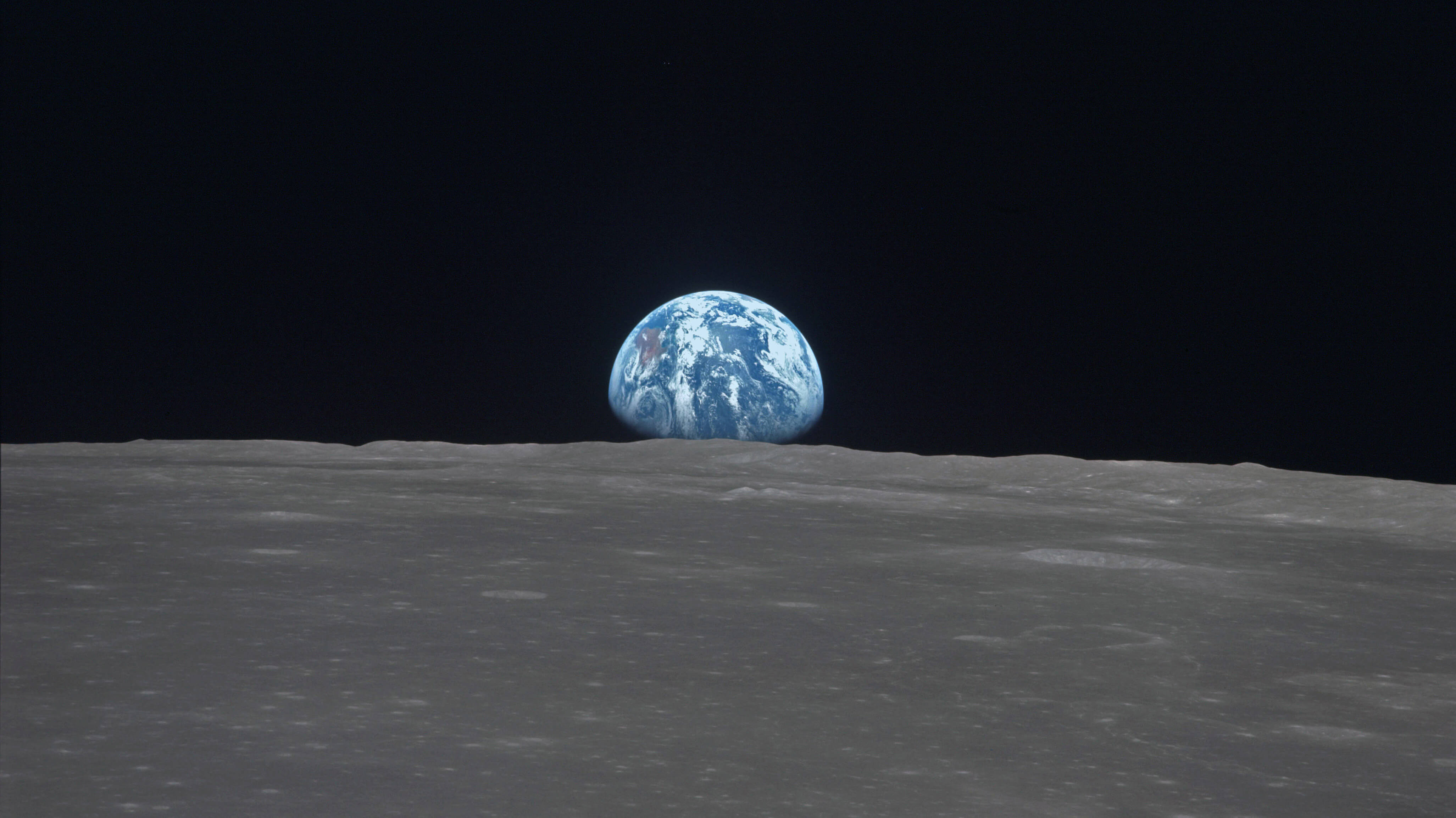 Earthrise On Moon Day By Microsoft Wallpaper
