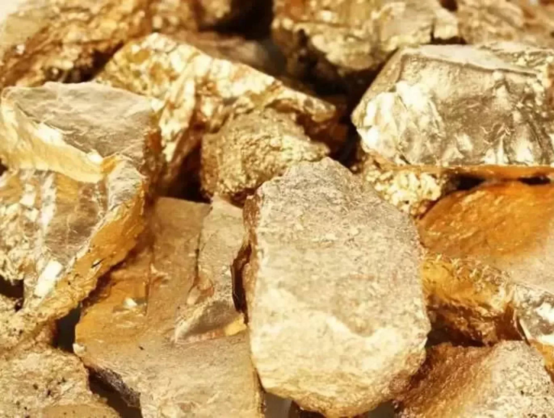 Goldmines Gold Pieces Zoomed Photo Wallpaper