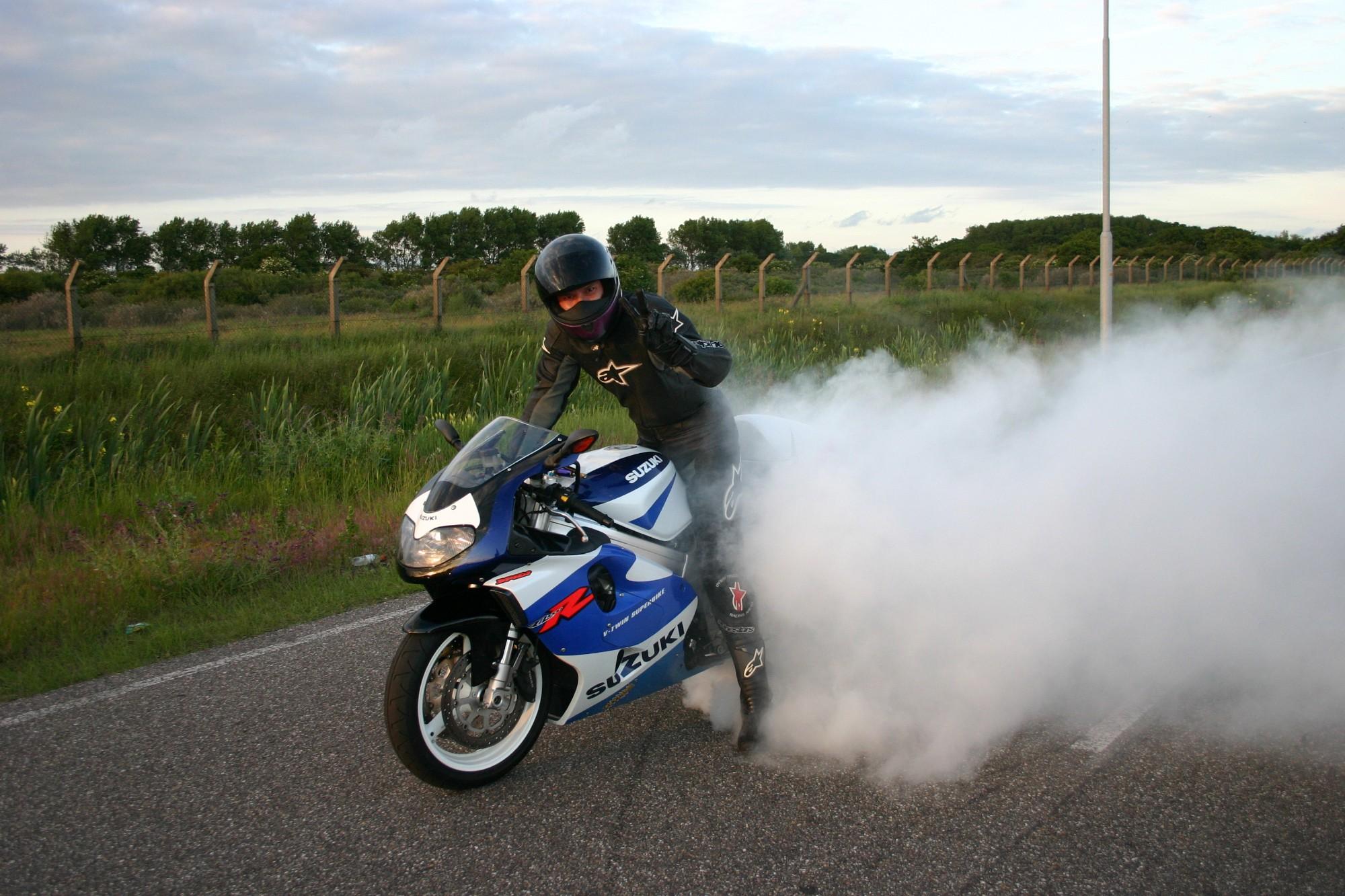 Suzuki Tl1000r Picture Photo Gallery Carsbase