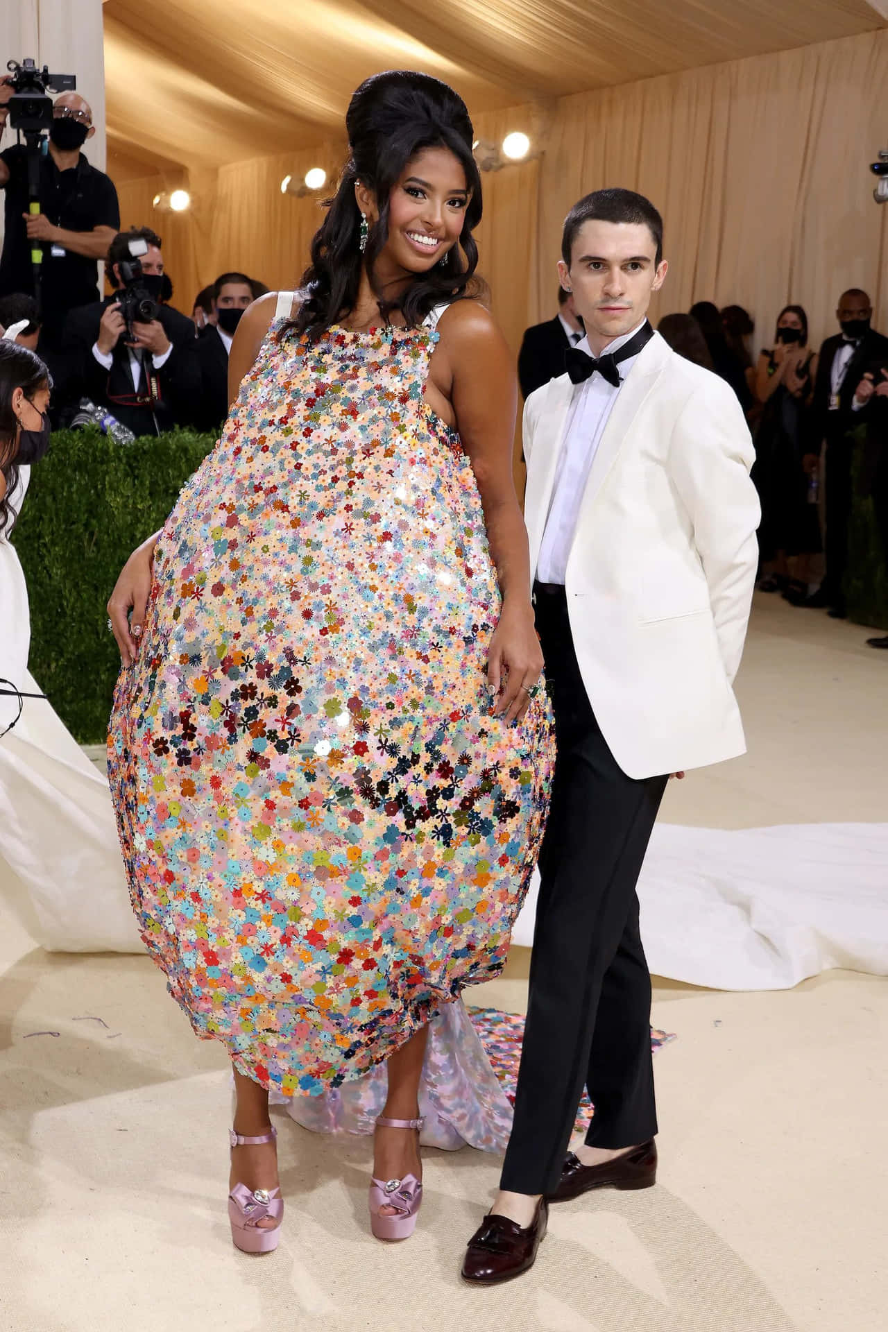 Celebrities Shine Bright At Met Gala Wallpaper