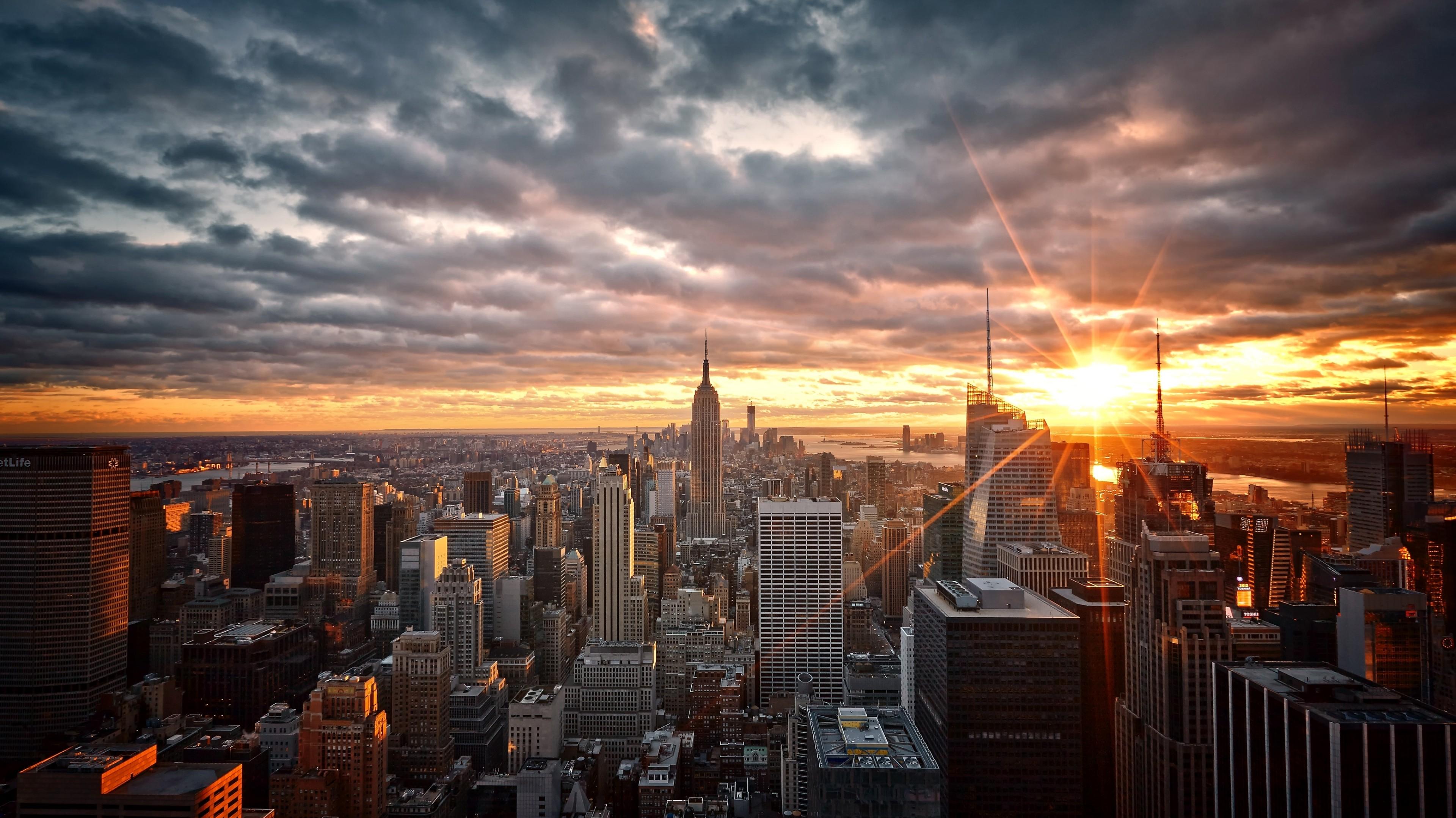 New York S Sunset Dark Clouds Buildings Cityscape 4k Wallpaper