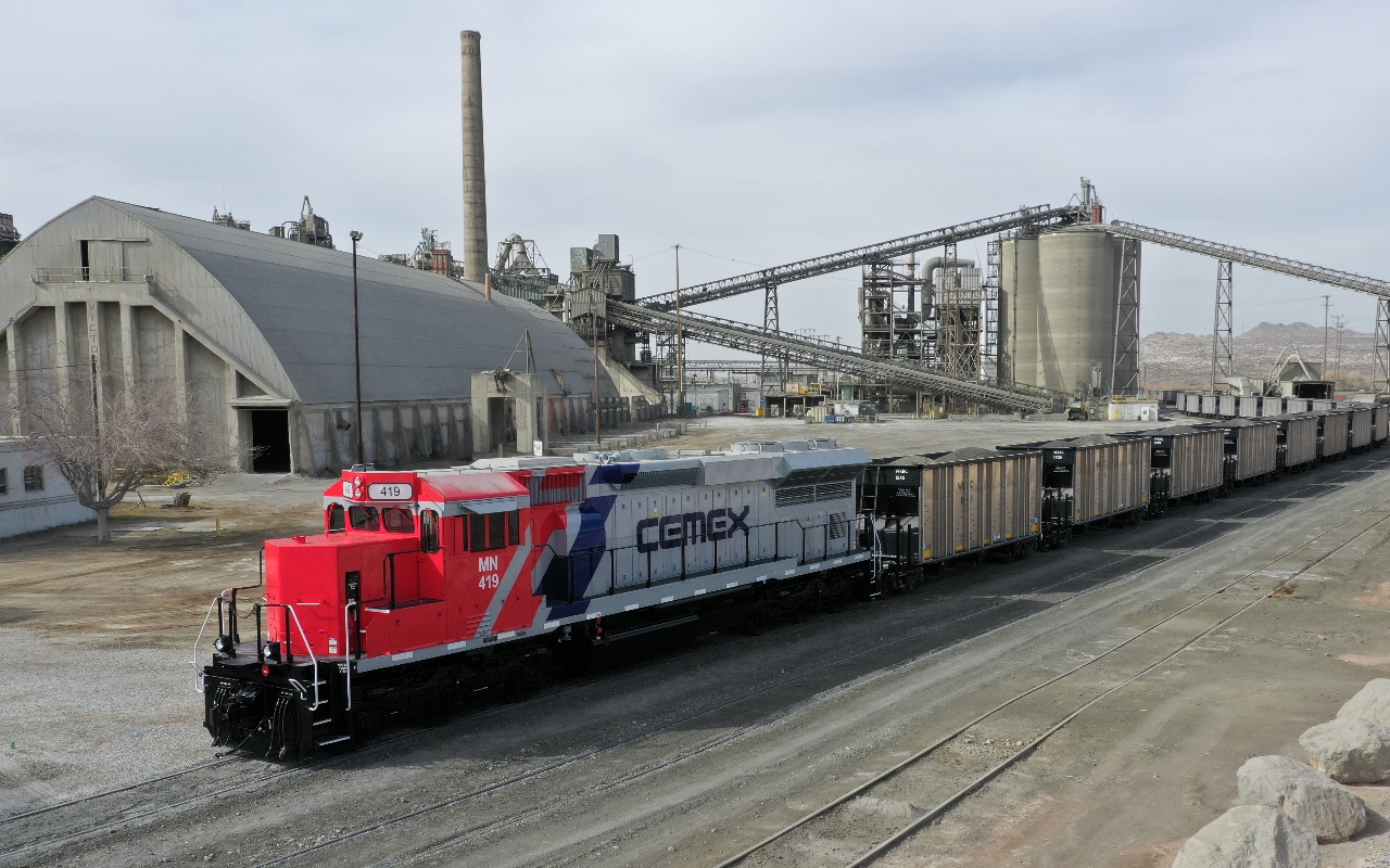 Cemex Usa Unveils Low Emission Lootive At Victorville Cement Plant