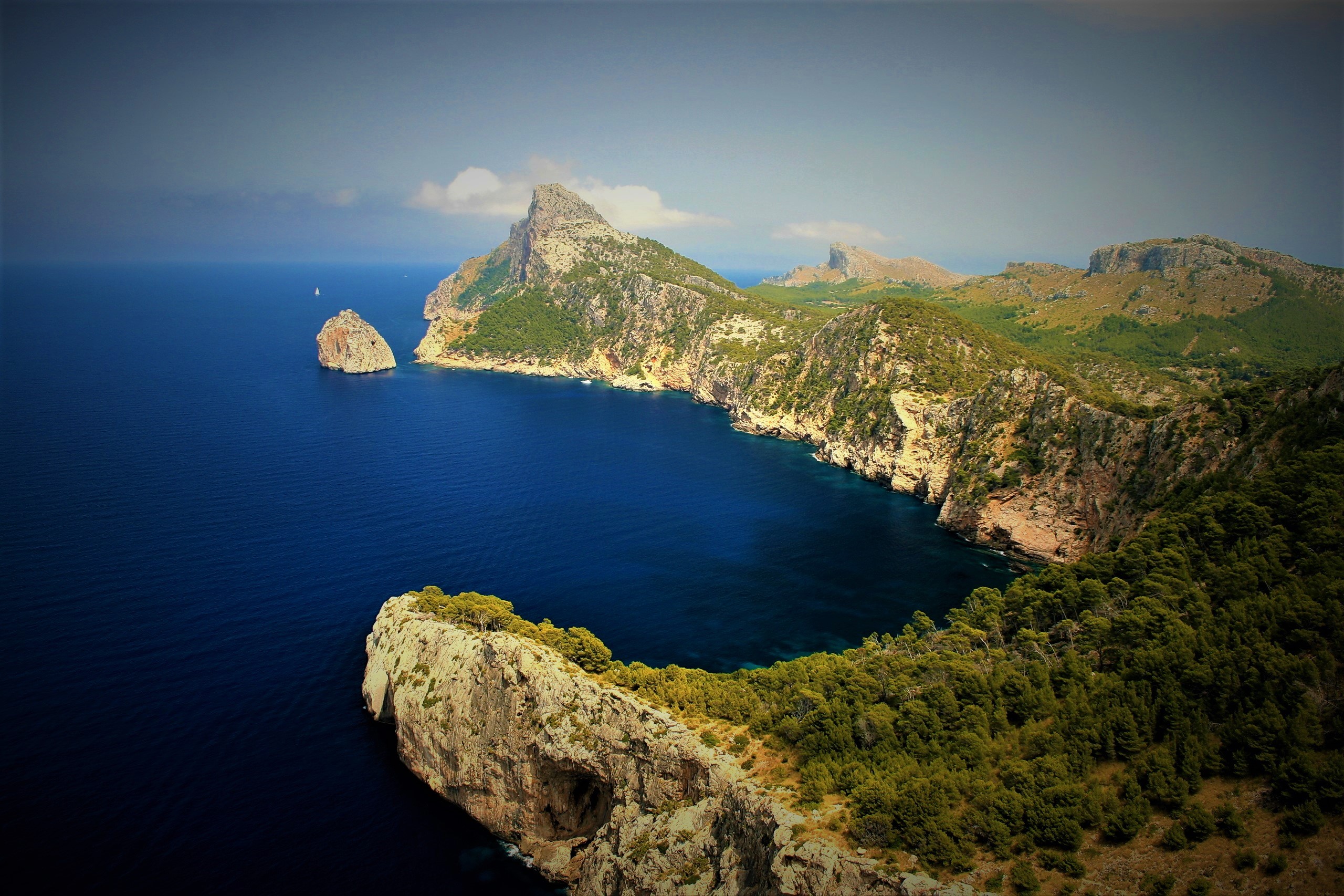 Coast Of Mallorca Spain HD Wallpaper Background Image